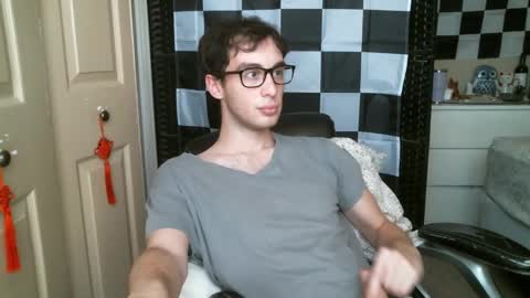 Ezra Naamah online show from February 10, 2025, 6:45 pm