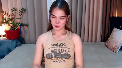 Snapshot of ezrahollywood chatting on December 8, 2024, 8:09 am UR SWEET EZRA online show from December 8, 2024, 8:09 am