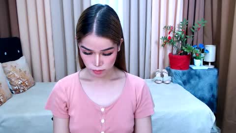 Snapshot of ezrahollywood chatting on January 19, 2025, 6:43 pm UR SWEET EZRA online show from January 19, 2025, 6:43 pm