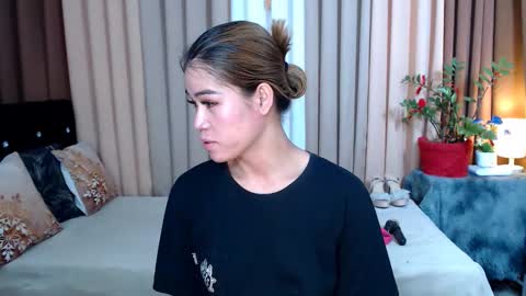 Snapshot of ezrahollywood chatting on January 26, 2025, 6:49 am UR SWEET EZRA online show from January 26, 2025, 6:49 am