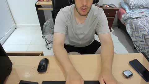 Ezzeq online show from November 17, 2025, 11:32 pm