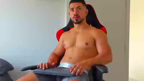 Ezzio Scolaro online show from September 13, 2025, 1:22 pm