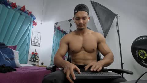 FABIO online show from December 18, 2025, 4:13 pm