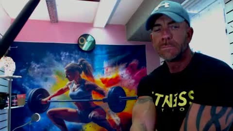 fabxxxl online show from September 25, 2025, 11:36 am