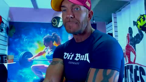 fabxxxl online show from October 23, 2025, 7:29 am