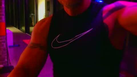 fabxxxl online show from April 4, 2026, 7:11 pm