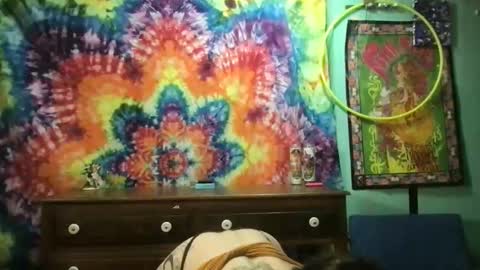 Fae online show from November 17, 2025, 7:36 am