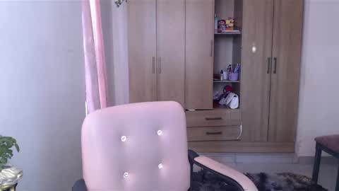 Snapshot of fairylatin chatting on December 15, 2024, 12:06 pm fairylatin online show from December 15, 2024, 12:06 pm