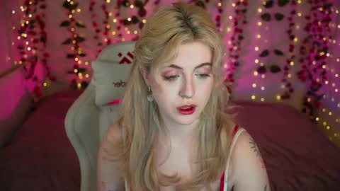 Snapshot of fairyvi chatting on April 1, 2026, 3:20 pm Vi online show from April 1, 2026, 3:20 pm