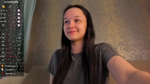 Snapshot of falcon_baby chatting on February 1, 2025, 8:58 pm falcon baby online show from February 1, 2025, 8:58 pm