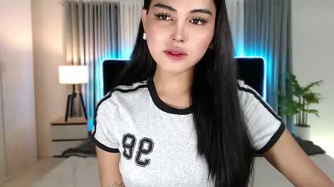 Belly Conklin online show from October 17, 2025, 1:14 pm