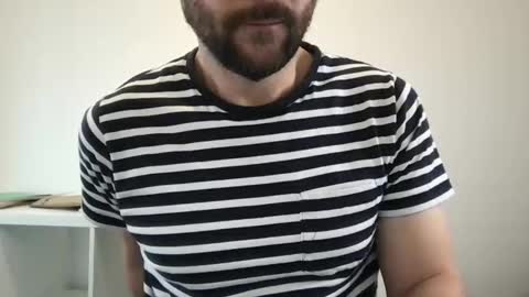 Alex online show from October 2, 2025, 7:48 am