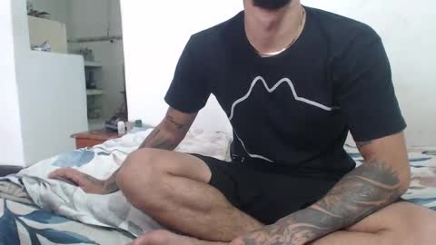 Snapshot of fantasieshotcouple chatting on October 8, 2025, 6:05 pm fantasieshotcouple online show from October 8, 2025, 6:05 pm