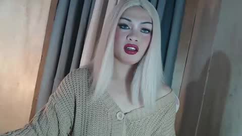 DANIELLA - DONT FORGET TO GIVE ME A THUMBSU UP online show from April 13, 2026, 10:54 am