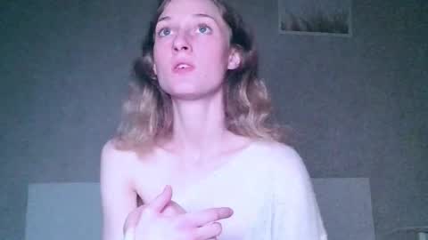 Kira online show from September 16, 2025, 5:47 pm