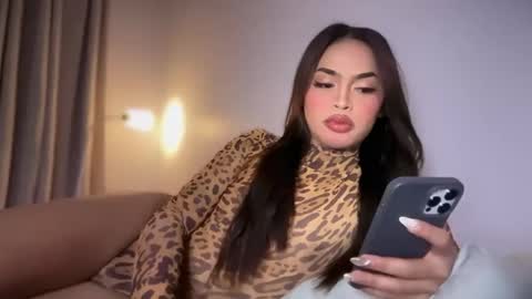 farrahmoanx online show from June 8, 2026, 5:57 pm