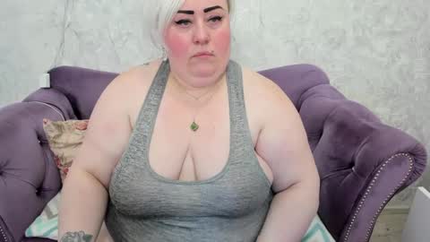 fashiona online show from February 15, 2025, 9:27 am