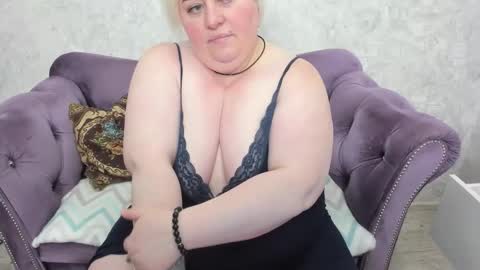 fashiona online show from September 24, 2025, 9:07 pm