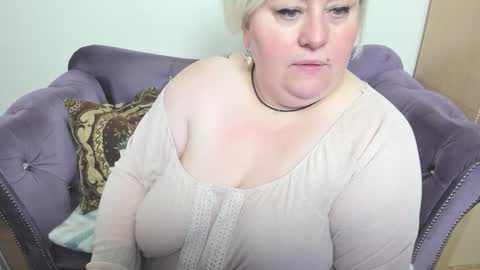 fashiona online show from November 1, 2025, 10:06 am