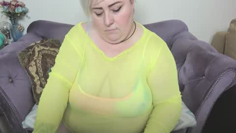 fashiona online show from December 18, 2025, 10:10 am