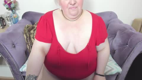 fashiona online show from January 9, 2026, 9:49 pm