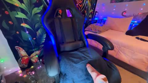 Snapshot of fat_fabulous1981 chatting on March 5, 2025, 4:24 am Sarah online show from March 5, 2025, 4:24 am