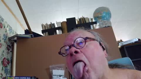 Fred. online show from September 13, 2025, 8:41 pm