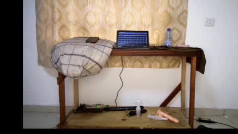 favgal online show from December 17, 2025, 6:52 am