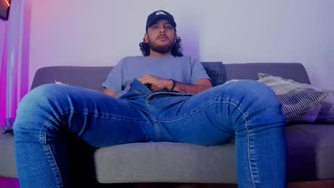 favid95 online show from December 1, 2025, 5:18 pm