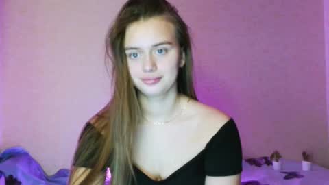 Snapshot of favorite_lovely_geneva chatting on March 10, 2025, 1:10 pm Jasminefeelings online show from March 10, 2025, 1:10 pm