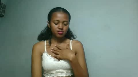 fayence09 online show from September 18, 2025, 7:38 pm