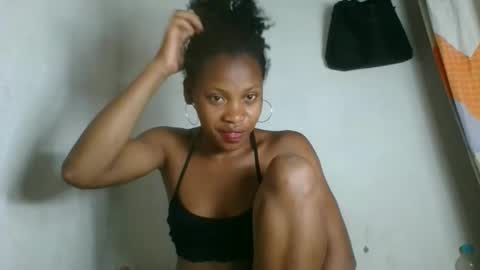 fayence09 online show from October 20, 2025, 9:04 pm