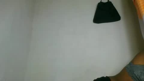 fayence09 online show from October 28, 2025, 1:03 pm