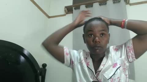 fayrie1 online show from September 23, 2025, 11:46 am