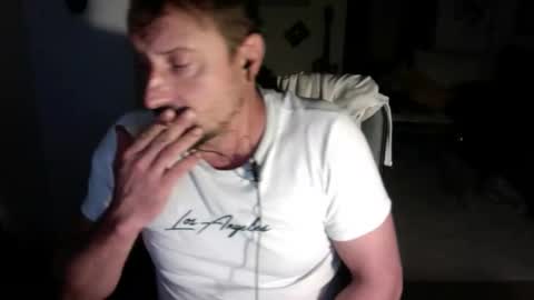 Snapshot of feetkissboy chatting on September 19, 2025, 12:56 am feetkissboy online show from September 19, 2025, 12:56 am