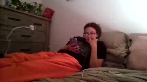 Soley online show from November 15, 2025, 4:54 am