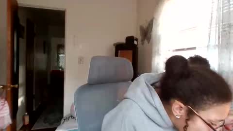 Soley online show from November 19, 2025, 8:09 pm