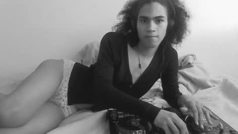 FELINE online show from November 5, 2025, 10:10 pm