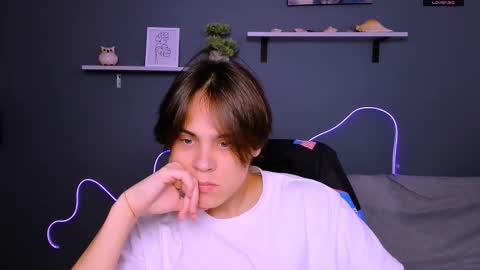 felix_dream_ online show from September 21, 2025, 8:27 am