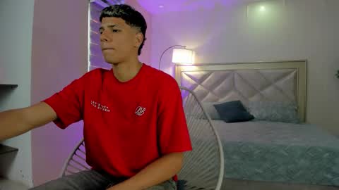 Snapshot of felix_lauren chatting on October 29, 2025, 7:15 pm Felix online show from October 29, 2025, 7:15 pm