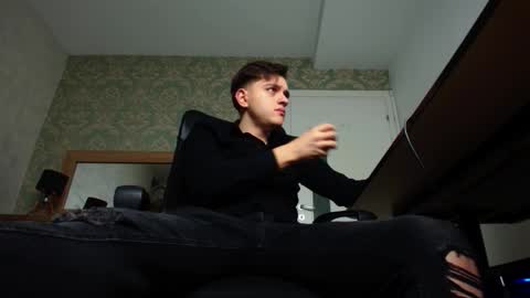 Snapshot of felixstark chatting on October 16, 2025, 4:13 am FelixStark online show from October 16, 2025, 4:13 am