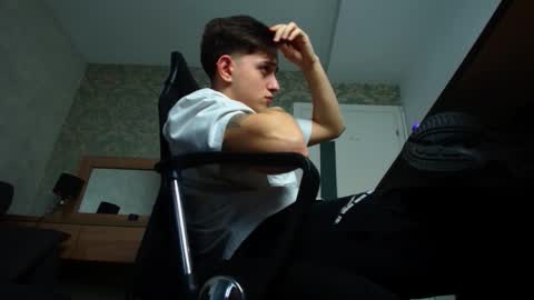 Snapshot of felixstark chatting on November 1, 2025, 6:04 am FelixStark online show from November 1, 2025, 6:04 am