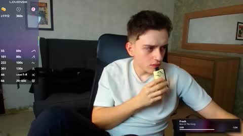 Snapshot of felixstark chatting on December 18, 2025, 5:35 am FelixStark online show from December 18, 2025, 5:35 am