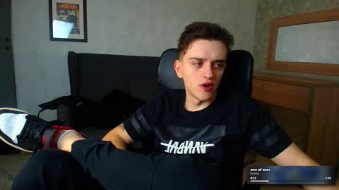 Snapshot of felixstark chatting on December 19, 2025, 5:36 am FelixStark online show from December 19, 2025, 5:36 am