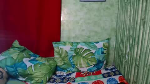 feminine_tsx online show from January 29, 2025, 10:58 am