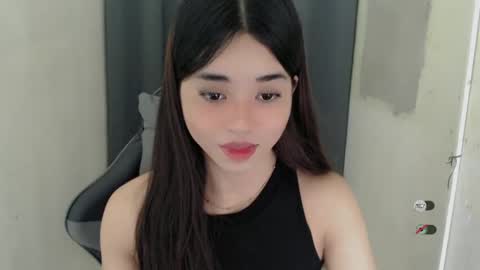 Snapshot of femylove chatting on January 28, 2025, 12:05 am YOUR BEAUTIFUL ASIANFHEMY online show from January 28, 2025, 12:05 am