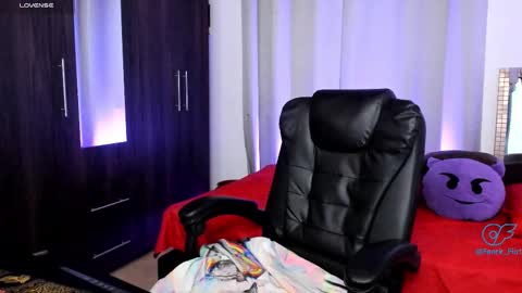 Fenrir Flirt online show from October 19, 2025, 3:18 am