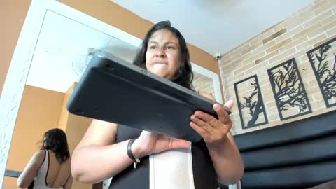 Snapshot of fer_florez chatting on June 4, 2026, 8:04 pm fer_florez online show from June 4, 2026, 8:04 pm