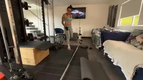 fergiecienta online show from October 20, 2025, 12:16 pm