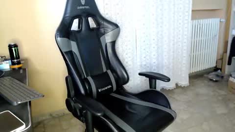 Snapshot of fernan_reds chatting on February 21, 2026, 4:08 pm Fernan online show from February 21, 2026, 4:08 pm